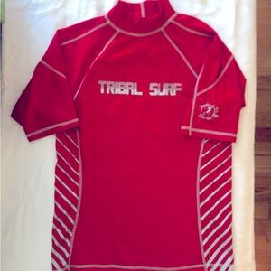 Sunspecs Tribal Surf, Men’s Red Swim/Surf Shirt, Sz Med., Like New Condition!!!